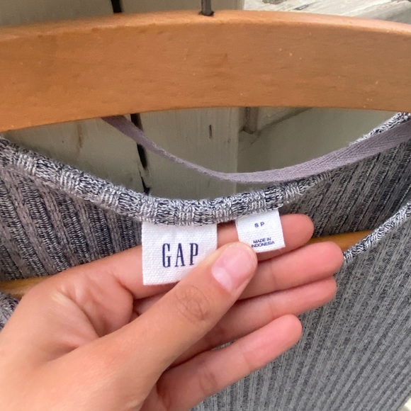 Cute & Professional Size Small Grey Dress (Perfect for work!) - Picture 2 of 2